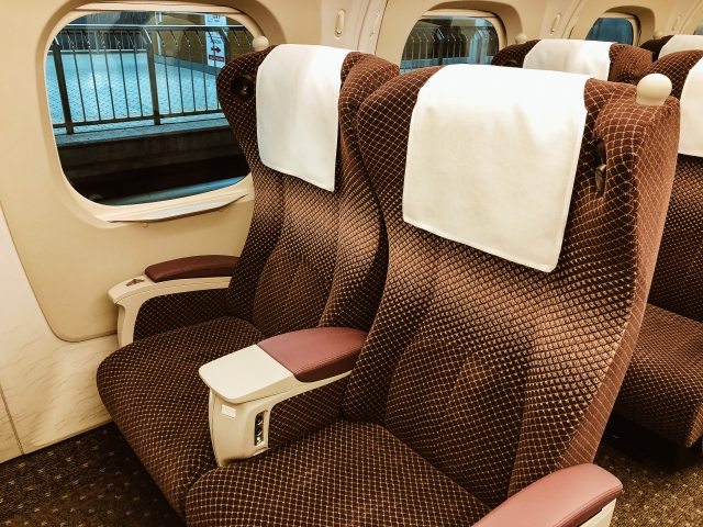 shinkansen green car seats